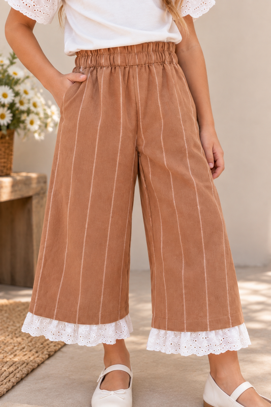 Pantalón de lino con puntilla